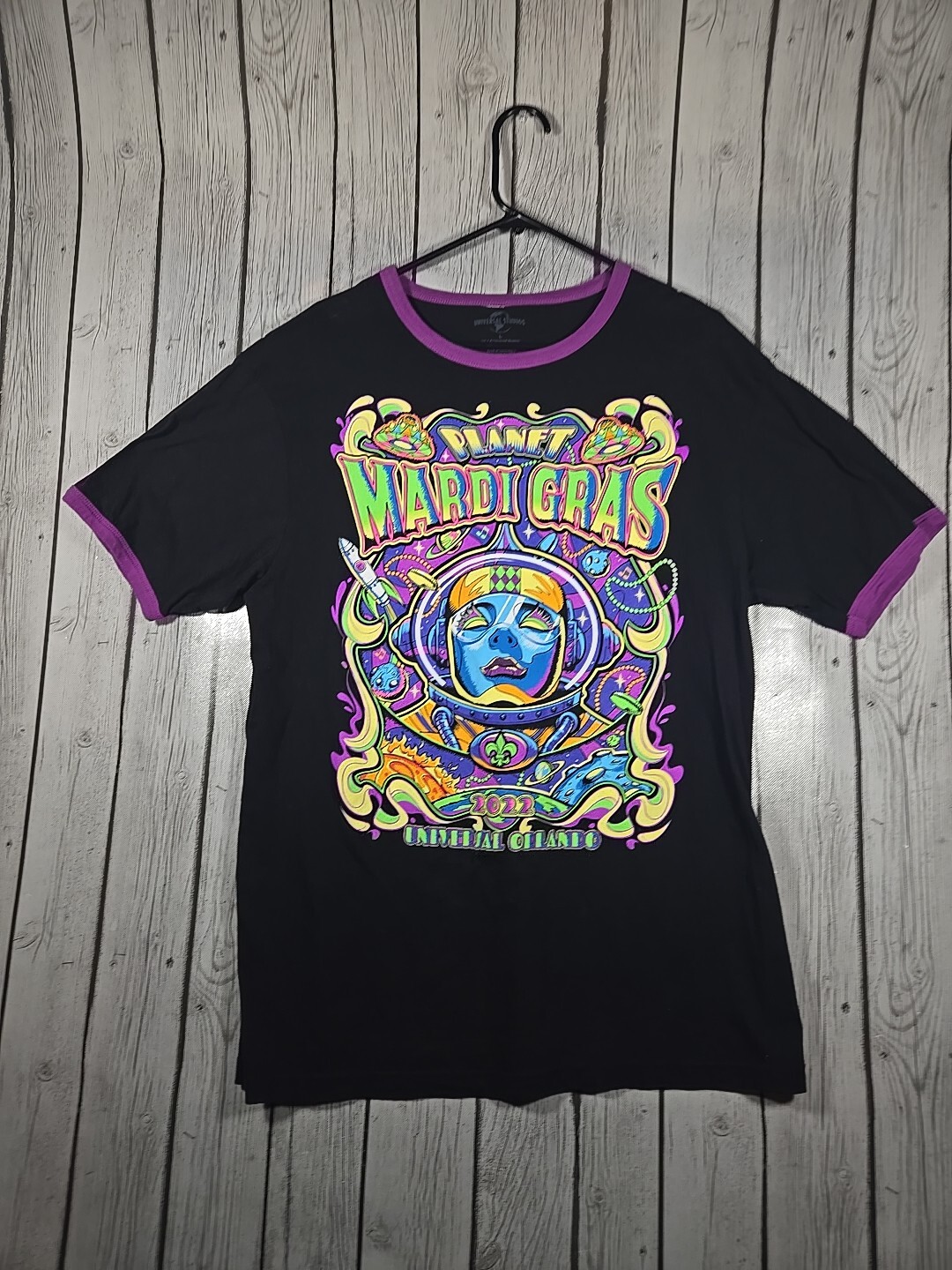 Universal Studios Planet Mardi Gras 2022 Sz L Black Fluorescent Color Multicolor