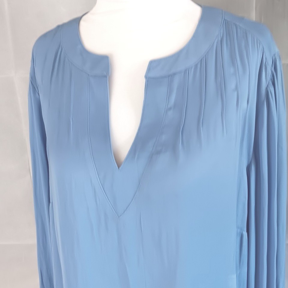 Nine West Tunic Top L Blue Long Sleeve Split V-Neck Soft Pintucks