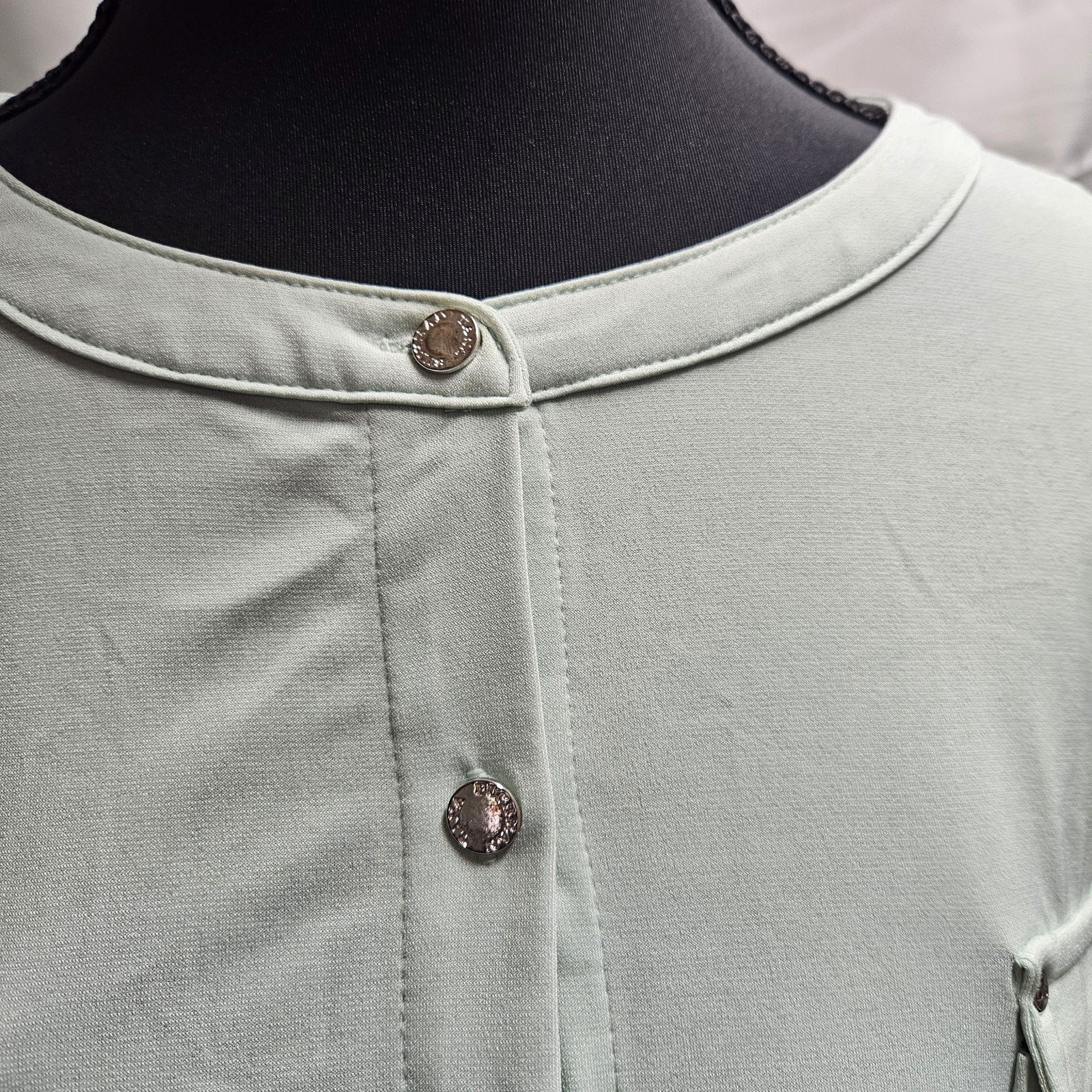 Dana Buchanan Woman Shirt Boulse XL Olive Green Long Sleeve Top Botton-Up EUC