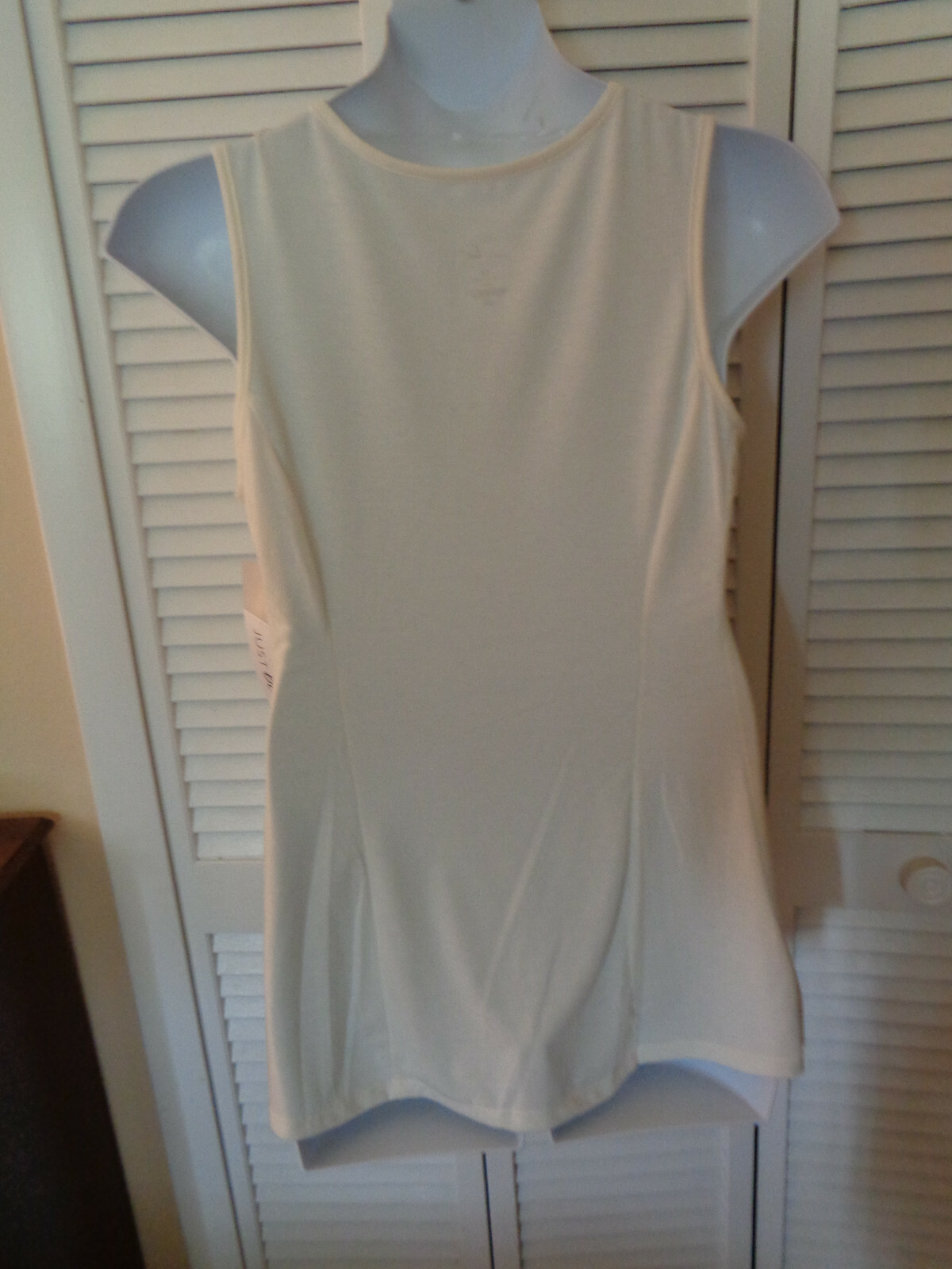 Just Be…Women’s NWT Ergret Swing Tank Sleeveless V-Neck Criss Cross Size 1X