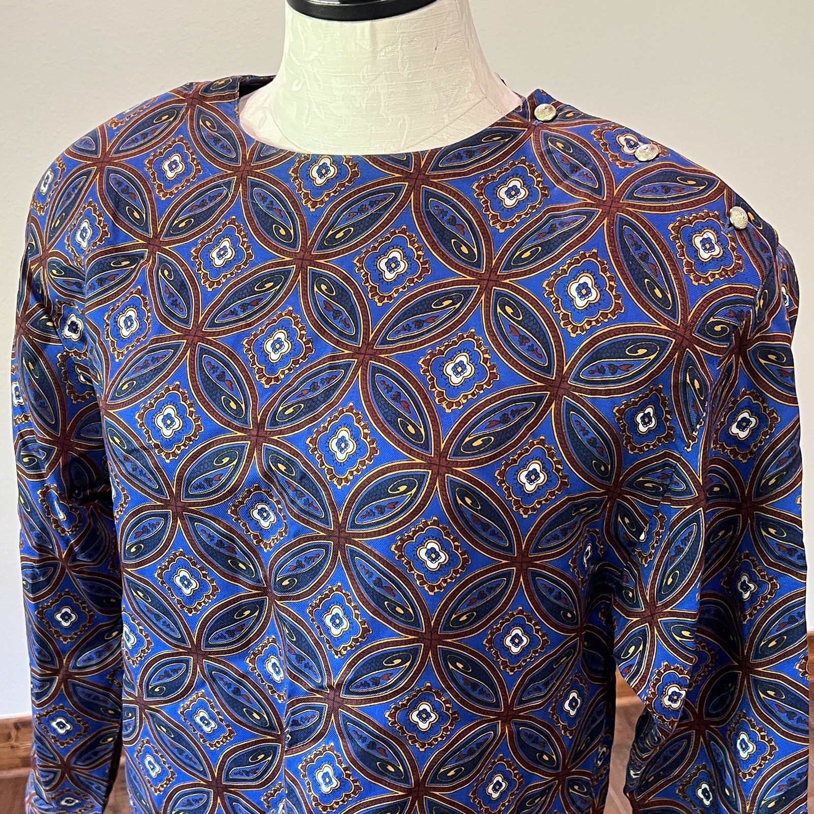 Vintage Breckenridge – Royal Blue Red Abstract Geometric Circle Pattern Blouse