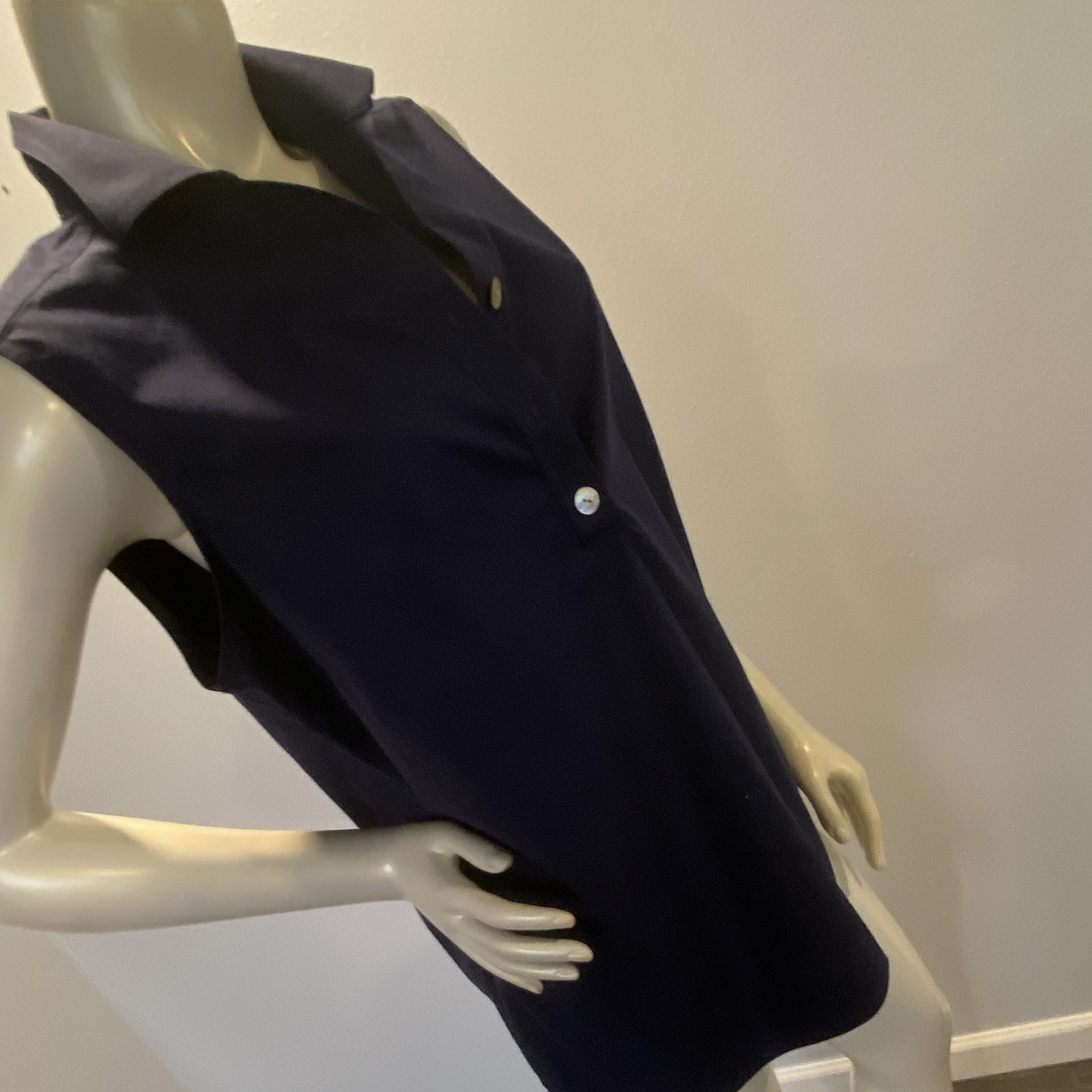 Foxcroft NYC 14 Navy Non-Iron Stretch Collared Sleeveless Shaped Blouse
