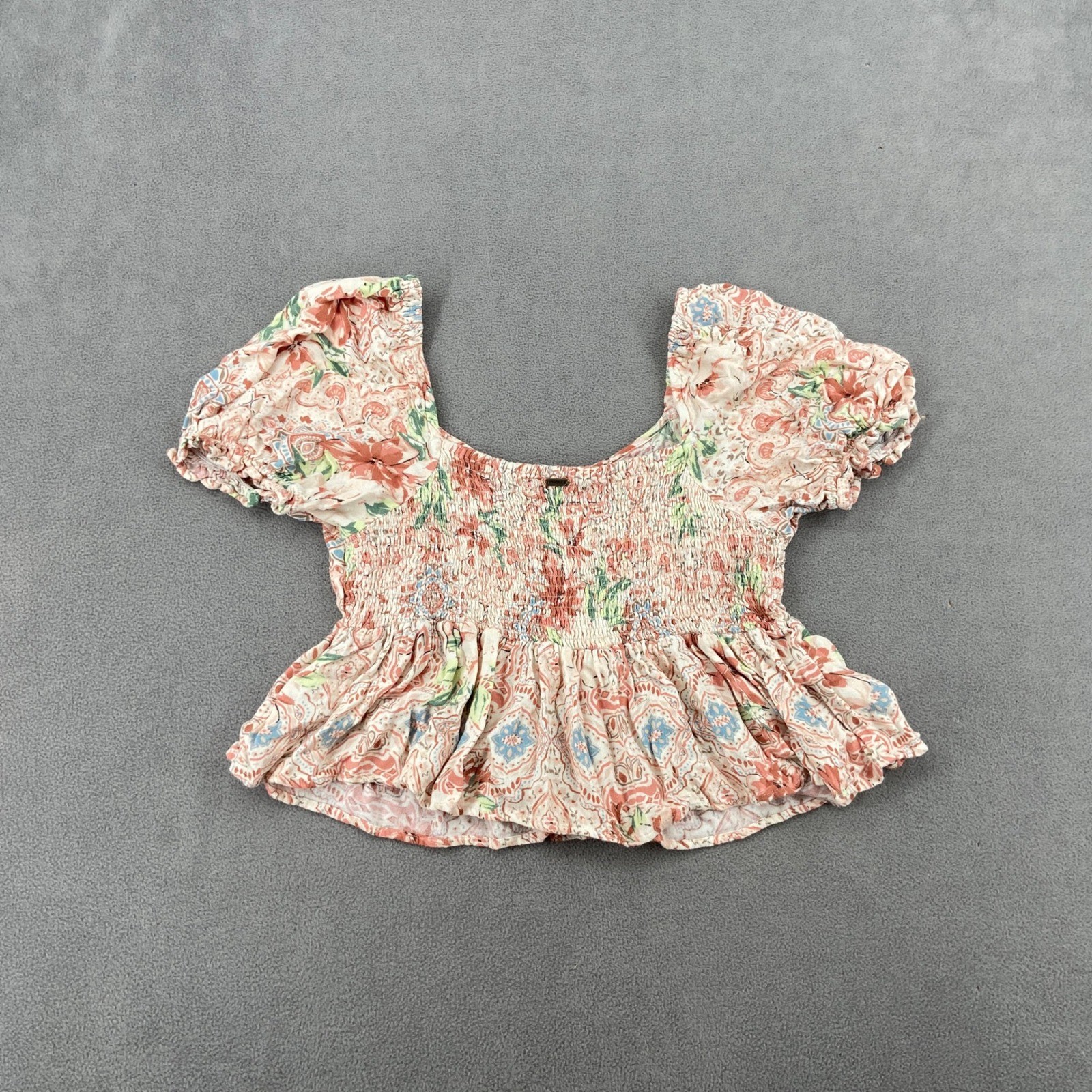 O’Neill Womens XS Floral Smocked Puff Sleeve Peplum Crop Top Y2K Flowy Boho Pink