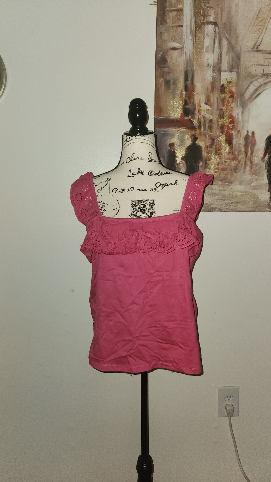 Inner Circle Top Embroidered Size Large