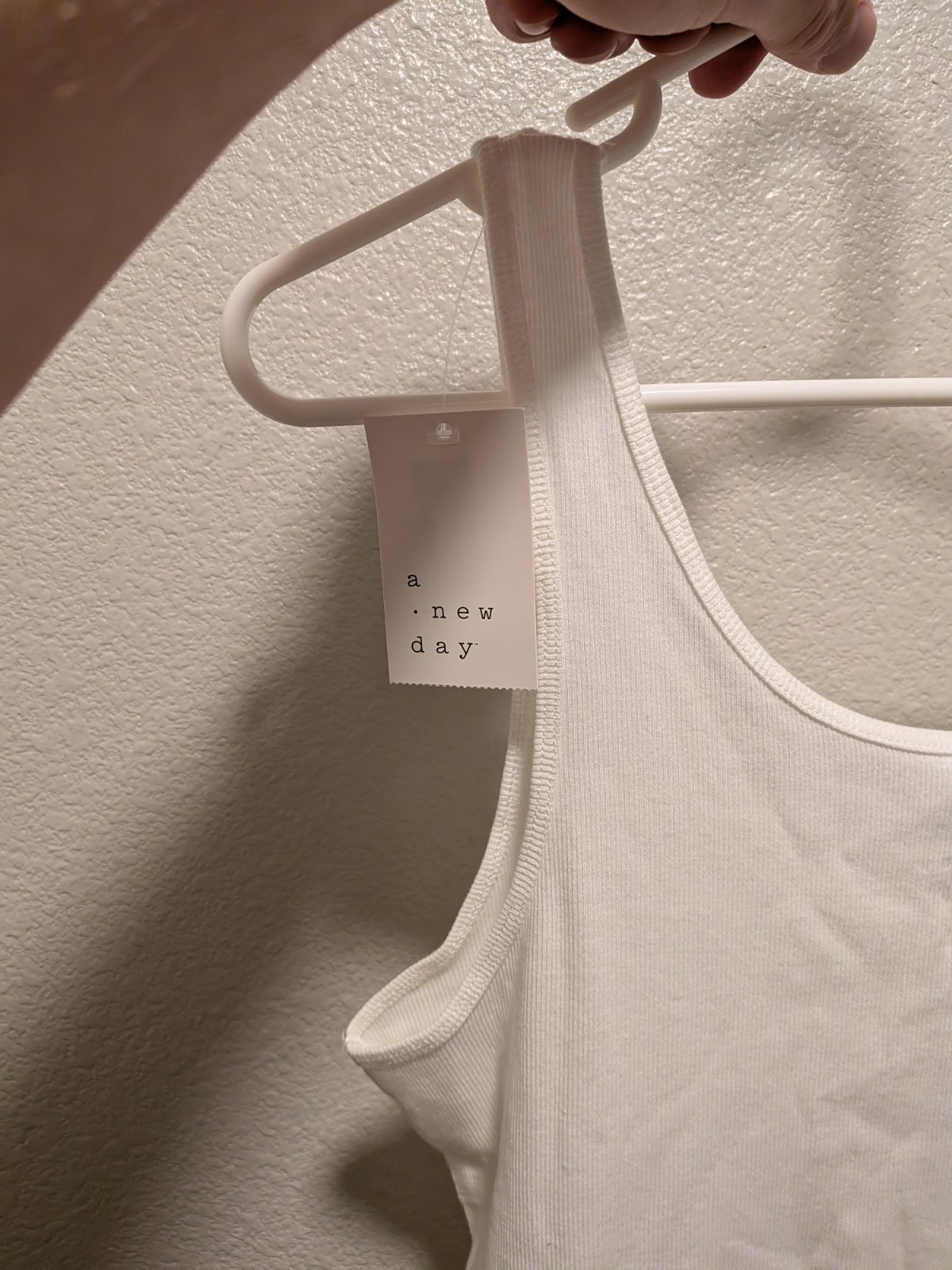 A New Day Womens White Tank Top Size Medium Ribbed Scoop Neck Cami NWT