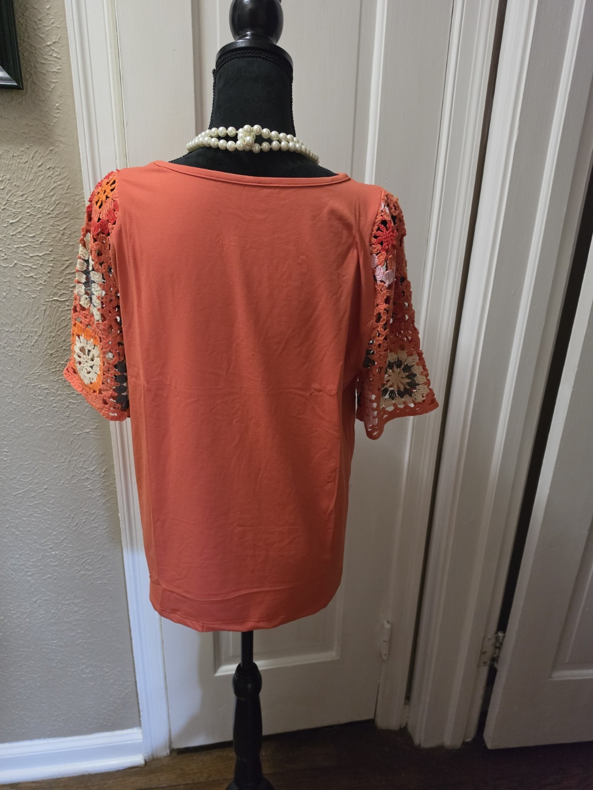 Women’s Orange Solid Crochet Accent Crew Neck Pullover T-Shirt Top Size L