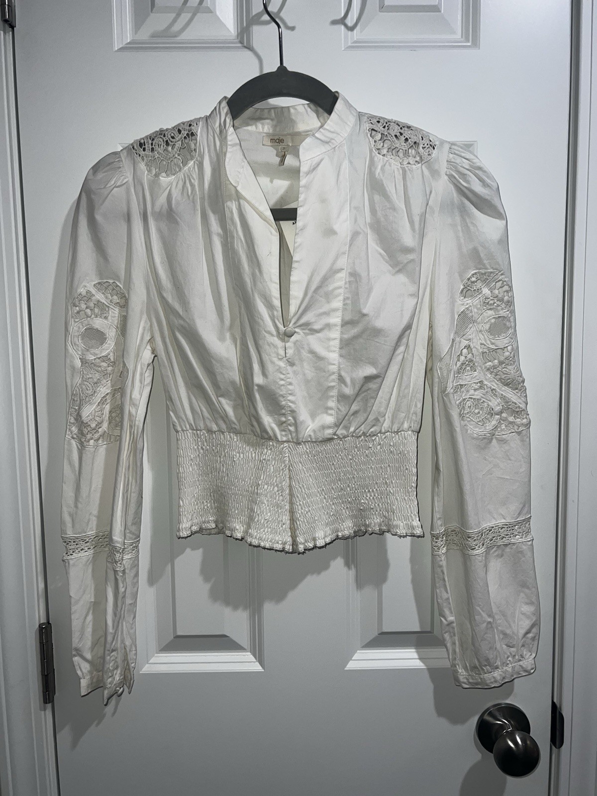Maje White Cropped Blouse With V Neck And Floral Cutout Sleeves Size 2