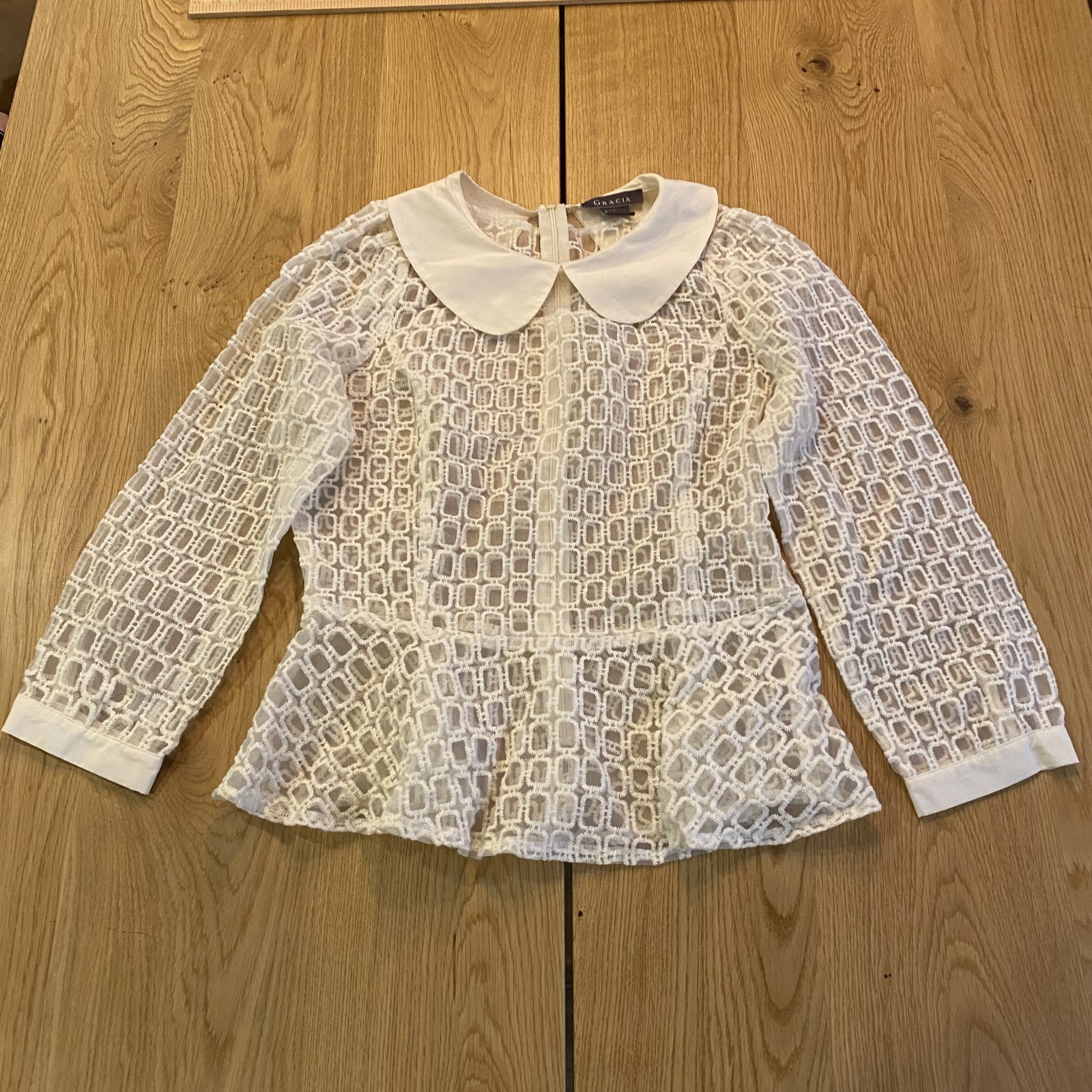 Gracia peplum top Women’s large Ivory lace Blouse peter pan collar