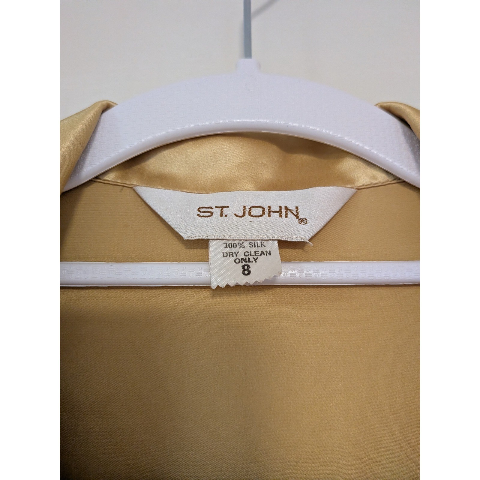 St John Womens Gold 100% Silk Satin Button Down Blouse Notched Lapel Size 8