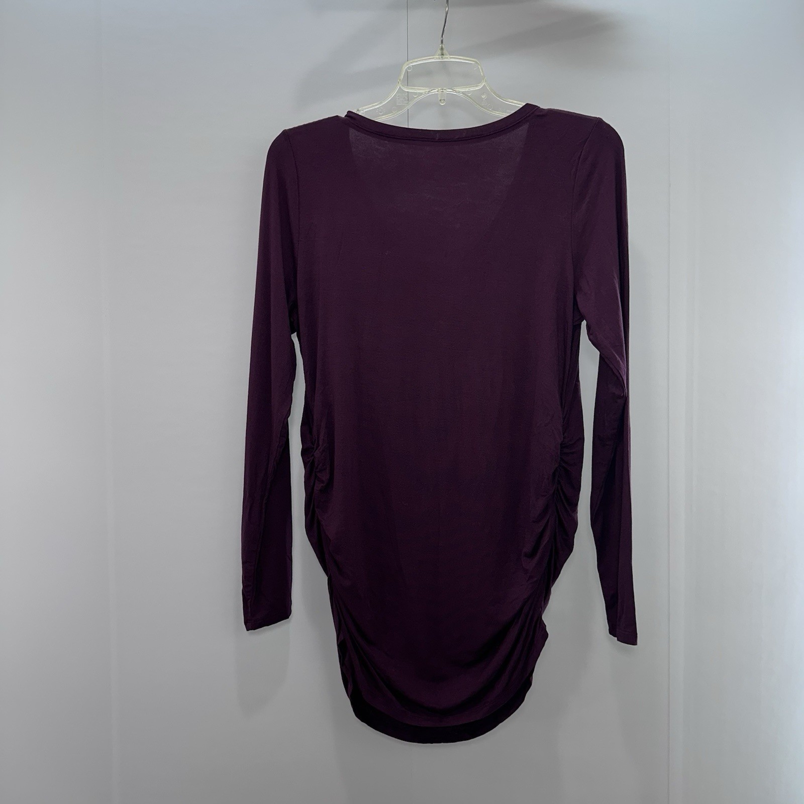 Motherhood Maternity Sz M V-Neck Long Sleeves Side Ruched Maternity Top Tee Plum