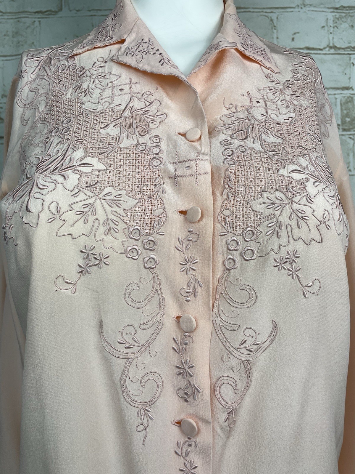 Vintage PEONY Hand Embroidered Peach 100% Silk Blouse Chinese Top 1970s 36” Bust