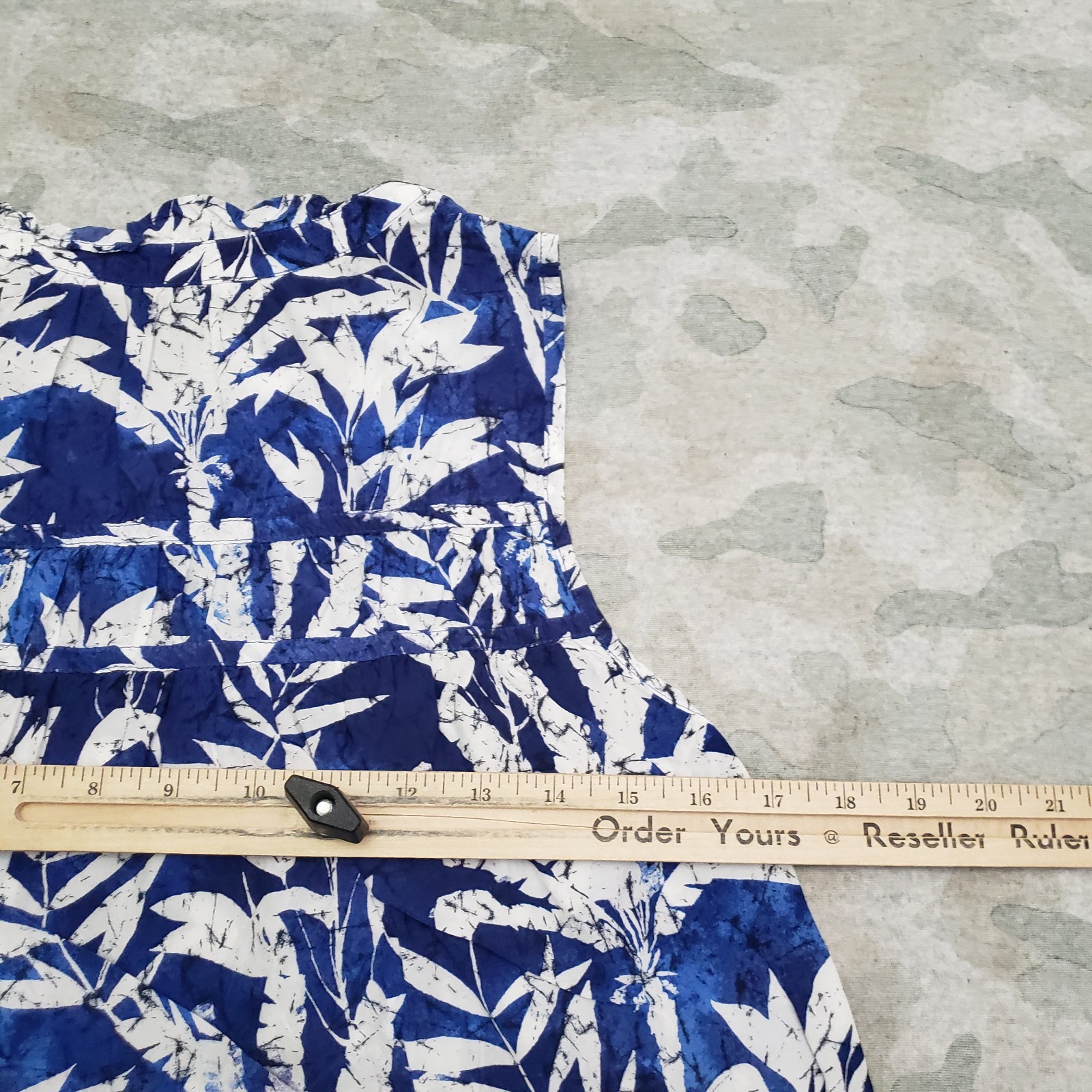 Tommy Bahama Top Tunic Womens Small Blue Sleeveless Leaves Hawaiian Beach