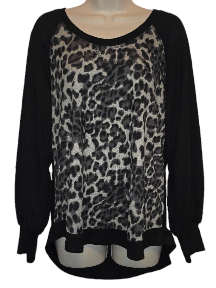 Weekend Suzanne Betro Black Gray Thin Sweater Top Size Medium NEW WITH TAGS!