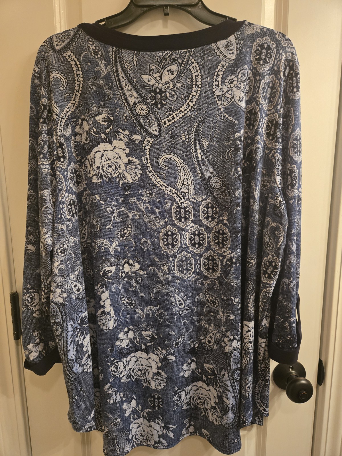 Slim Factor By Investments Women’s Size XL Tunic Top Blue Print V Neck