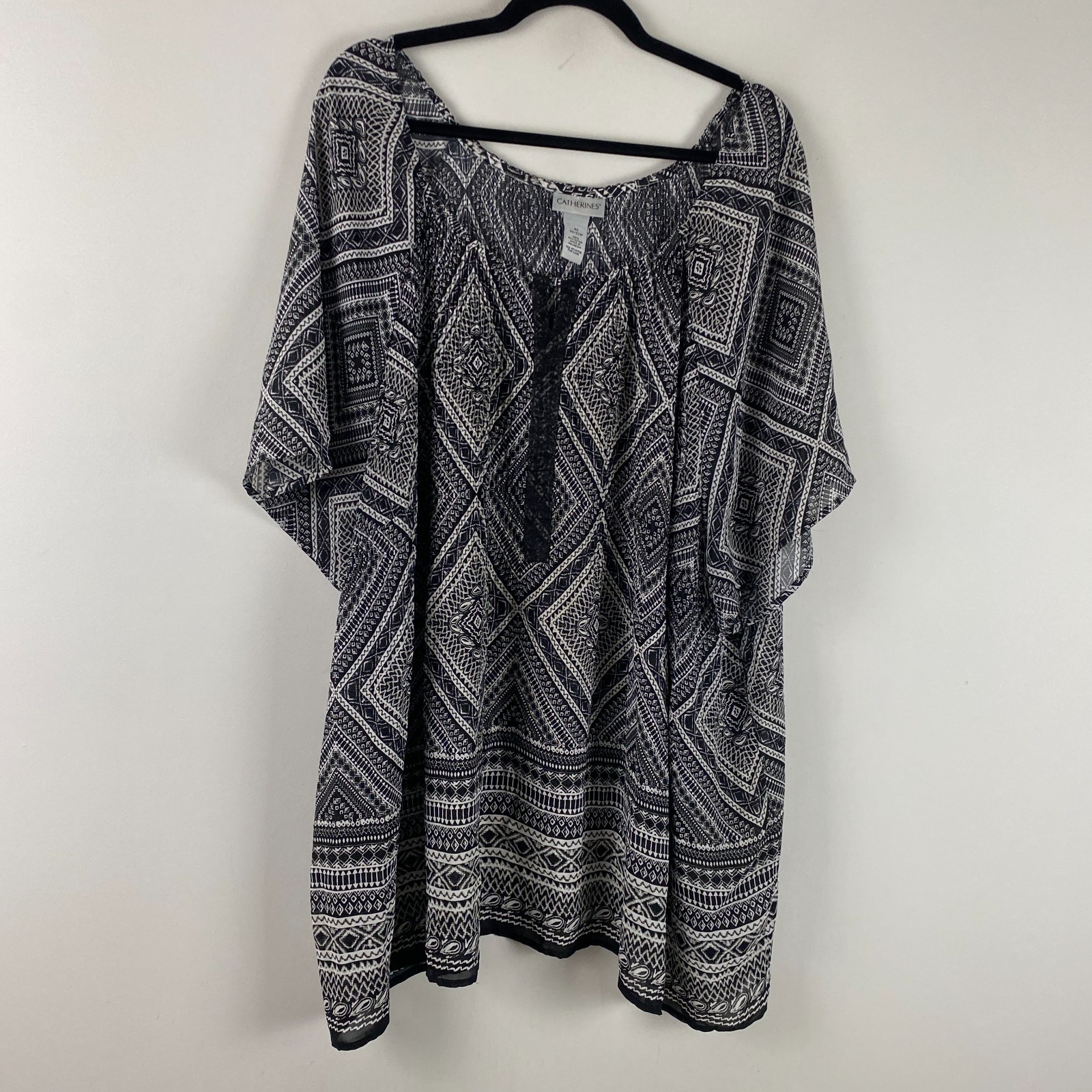 Catherines Eastern Print Blouse Tunic Size 4X Keyhole Neck Black White