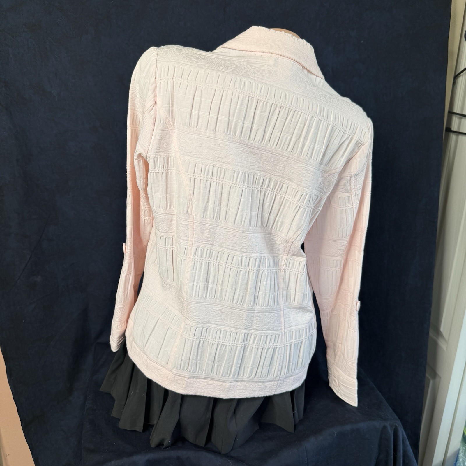 Christopher & Banks Women’s jacket/blouse. Lightweight w/4 pockets!