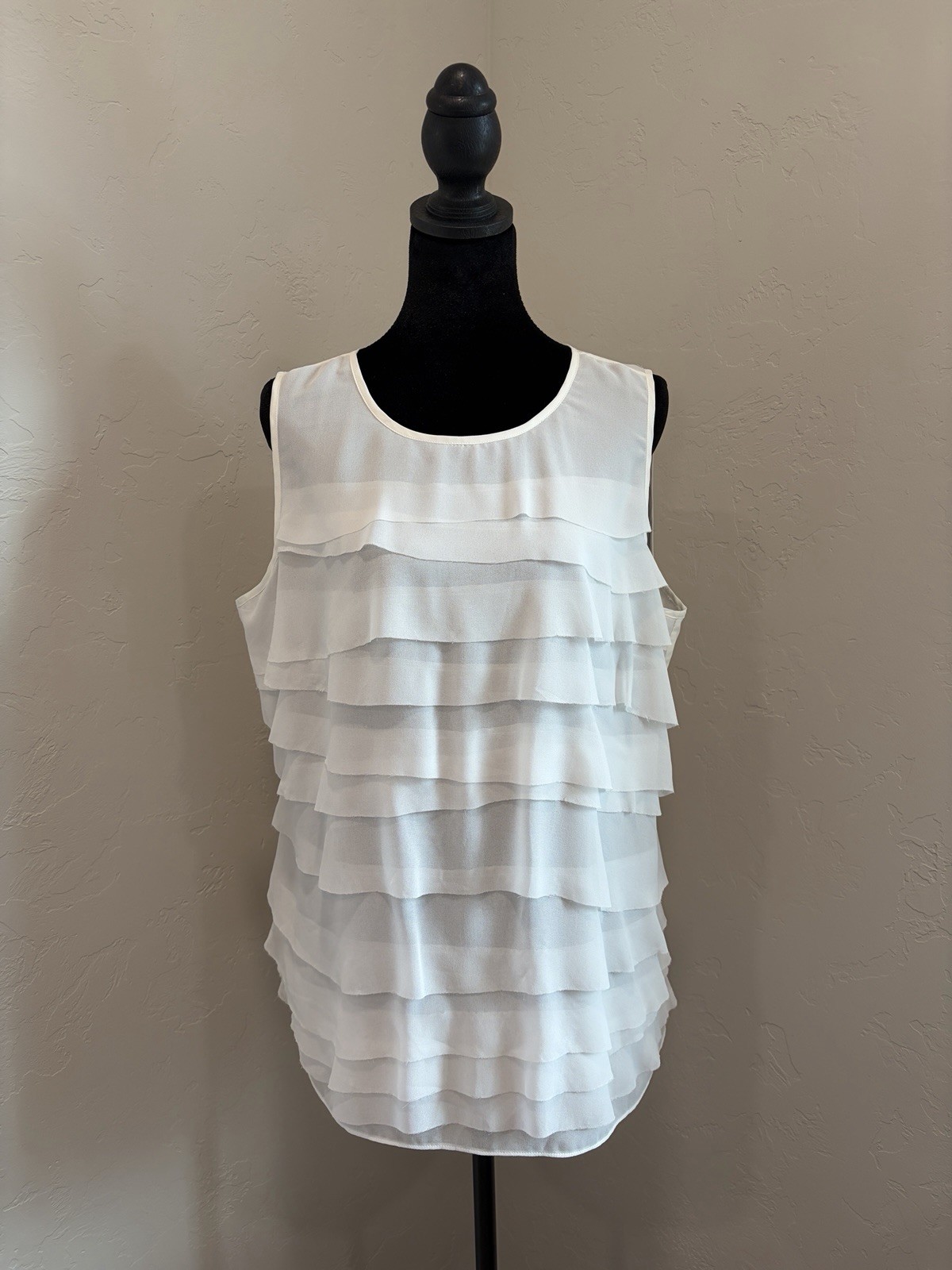 White House Black Market Women’s 14 White Scoop Neck Ruffle Blouse