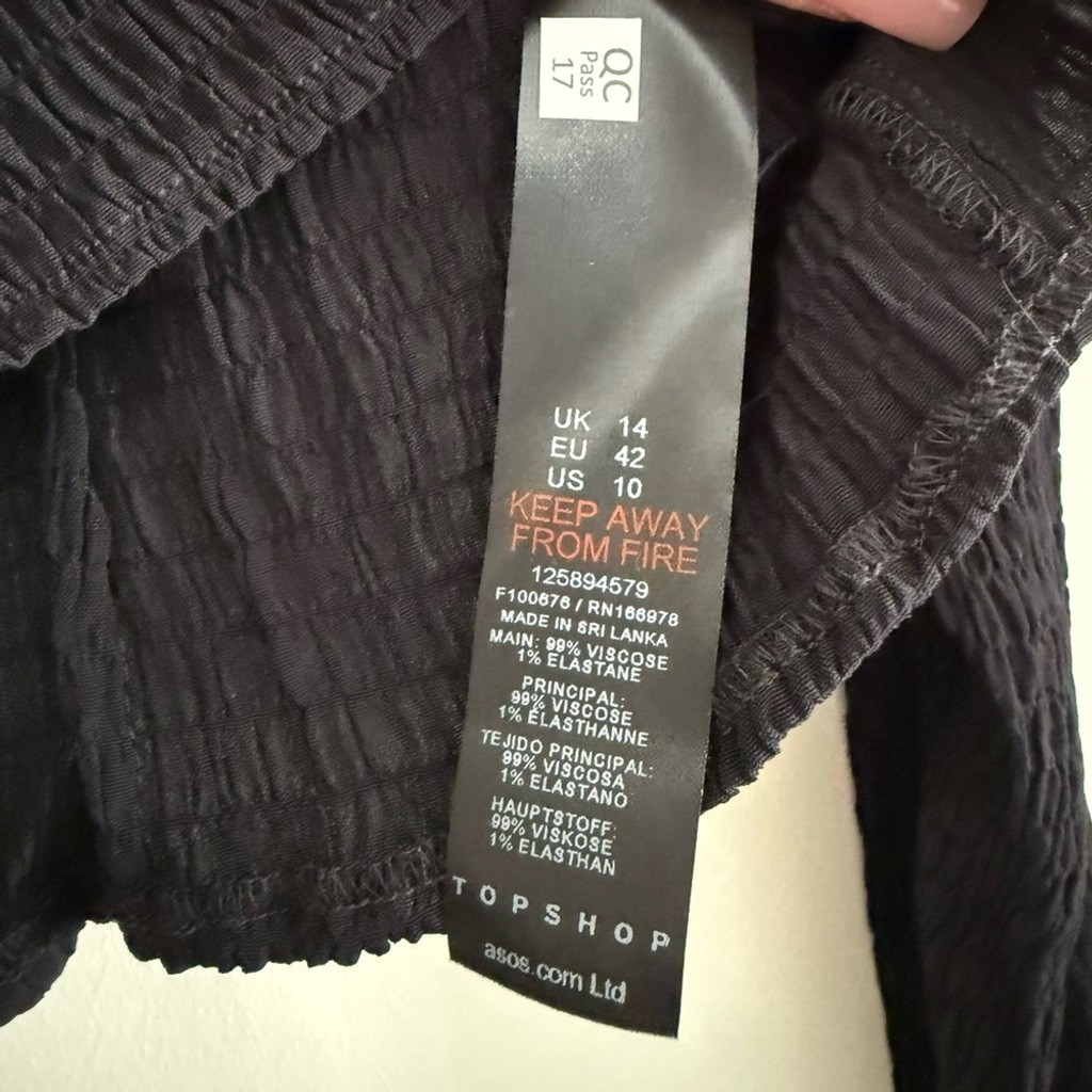 ✨NWT Topshop Black Ruched Long Sleeve Lace-Up Top V Neck Minimalist Going Out