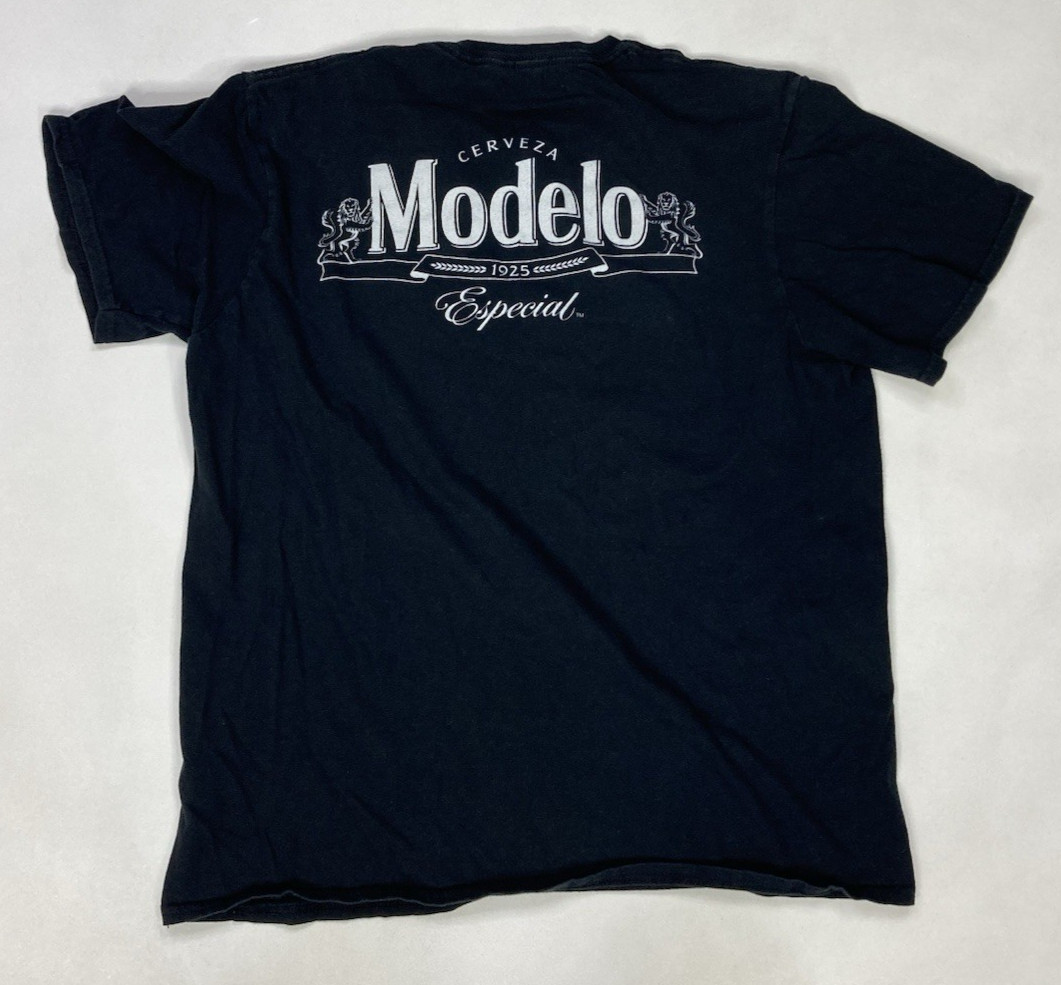 Modelo Especial Beer Logo Graphic T-shirt Women Medium Black Short Sleeve