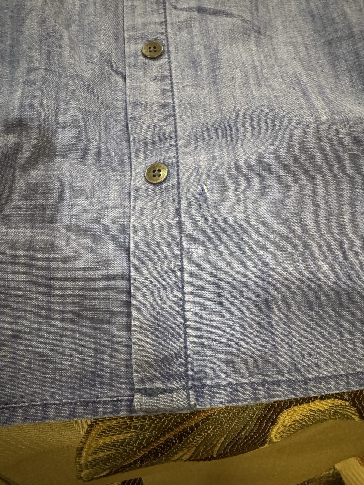 Old Navy Women’s Classic Chambray Denim Shirt Blue Button Up Cotton Size L