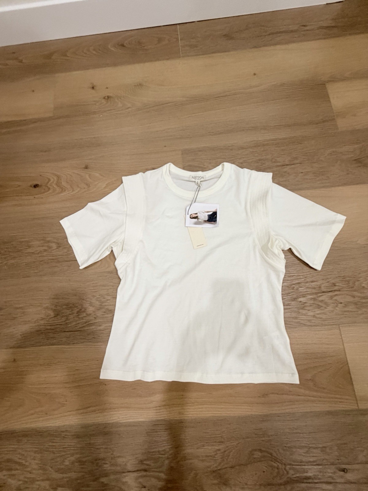 Nation Los Angeles Women’s White Solid Crew Neck Short Sleeve T-Shirt M