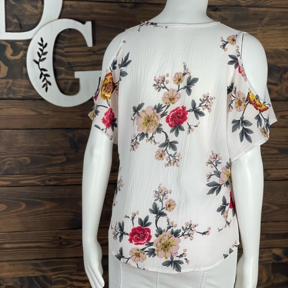 Floral Cold Shoulder Blouse V-Neckline Top