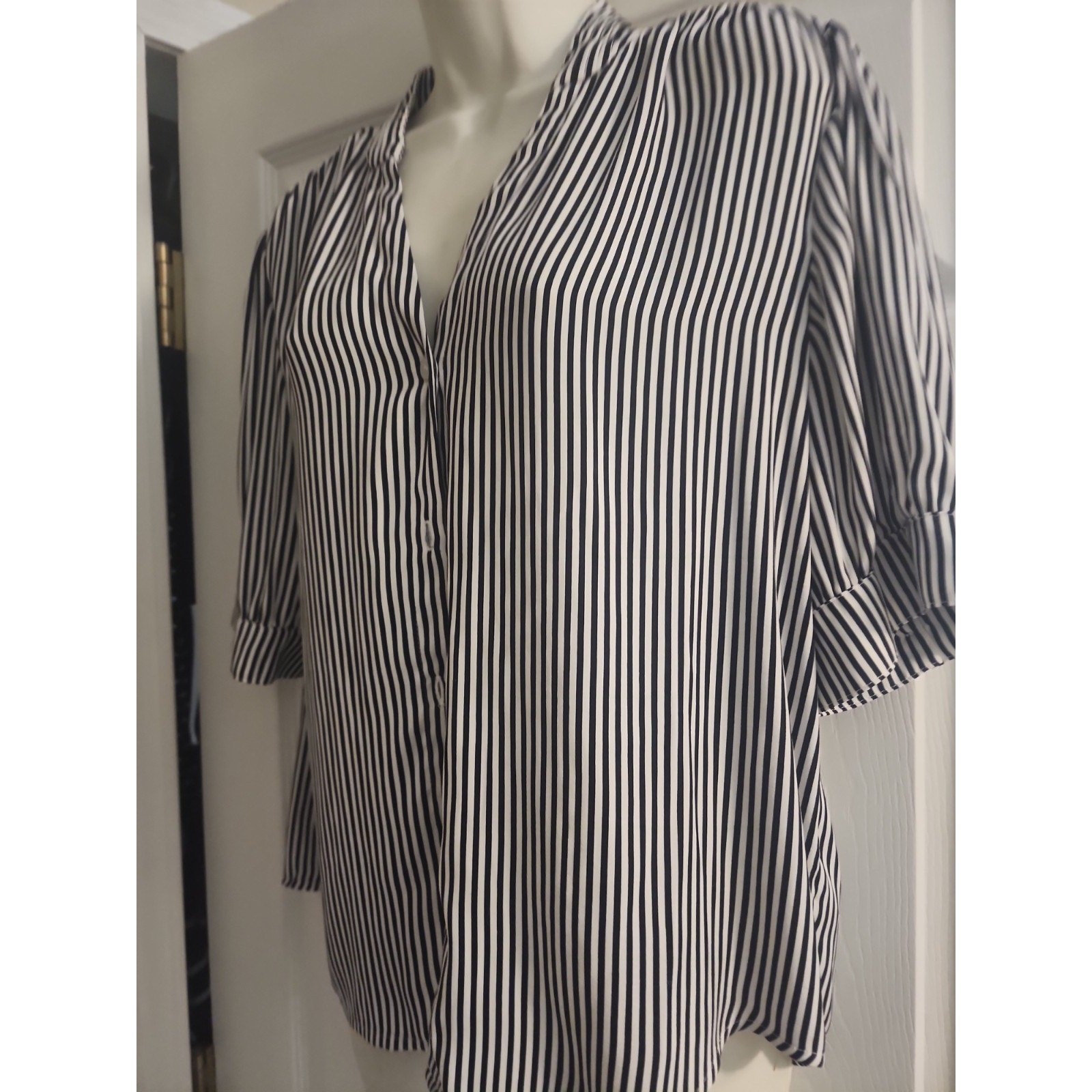 T Tahari Women’s Career Blouse Striped Wht Blk Short Sleeve Top XL EUC