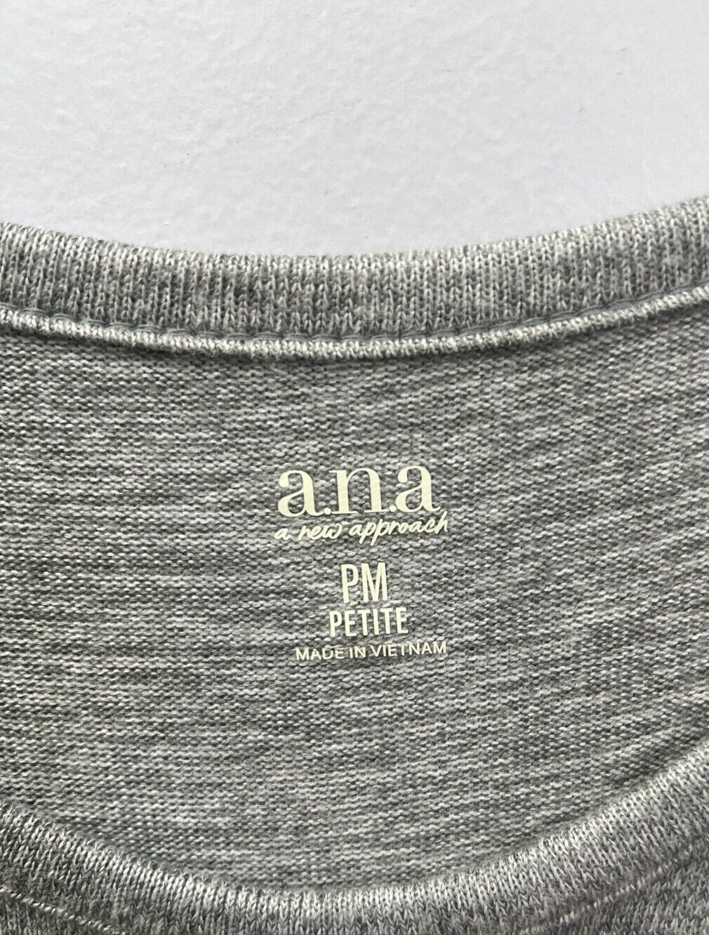 a.n.a Heather Gray Long Sleeve Thin Sweater Women’s Size PM Petite