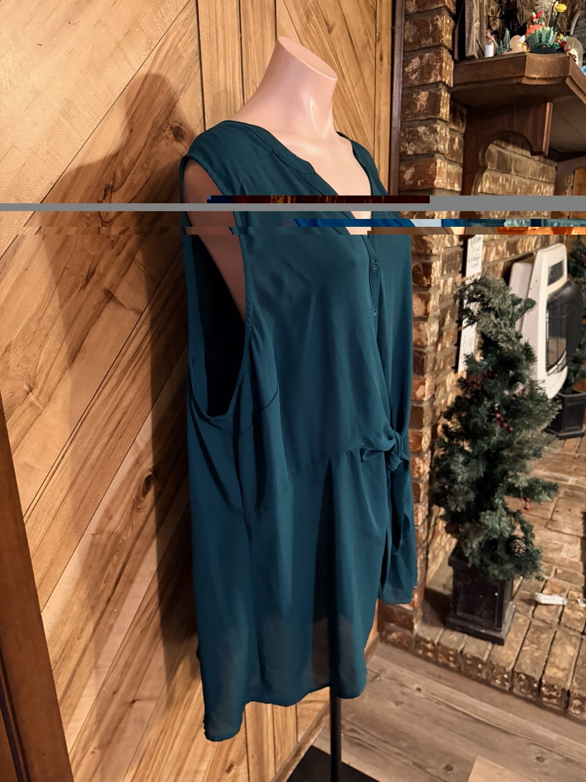Torrid Women’s 4X Dark Teal Sleeveless Tie Front Button Up Chiffon Tunic Blouse