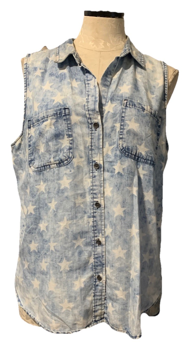 Top ROCK & REPUBLIC Blue Stars High Low Sleeveless Button Up cotton sz L