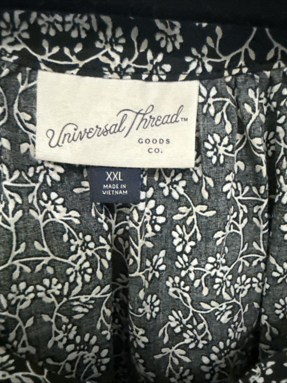 Universal Puff ShortSleeve Button Down Blouse, Black Tan/White Flowers XXL
