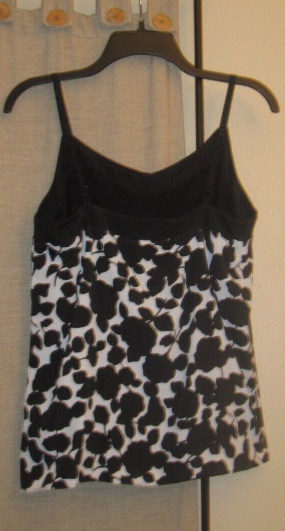 S Small light adjustable strap vintage summer New York & Company black white