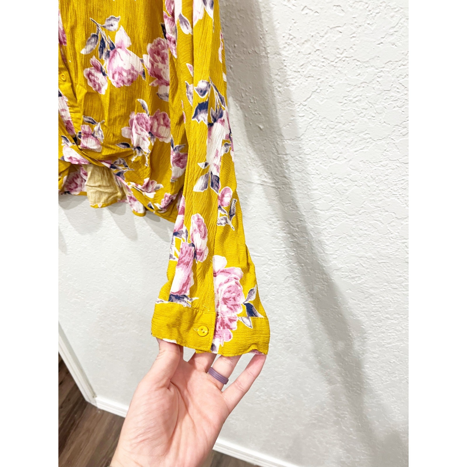 UMGEE Mustard Yellow Floral Twist Front Button Down Boho Top Size Medium