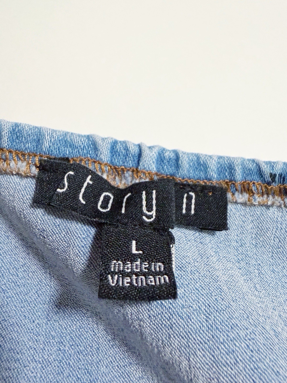 NEW Story On Denim Zip Up Crop Top Blue Size L