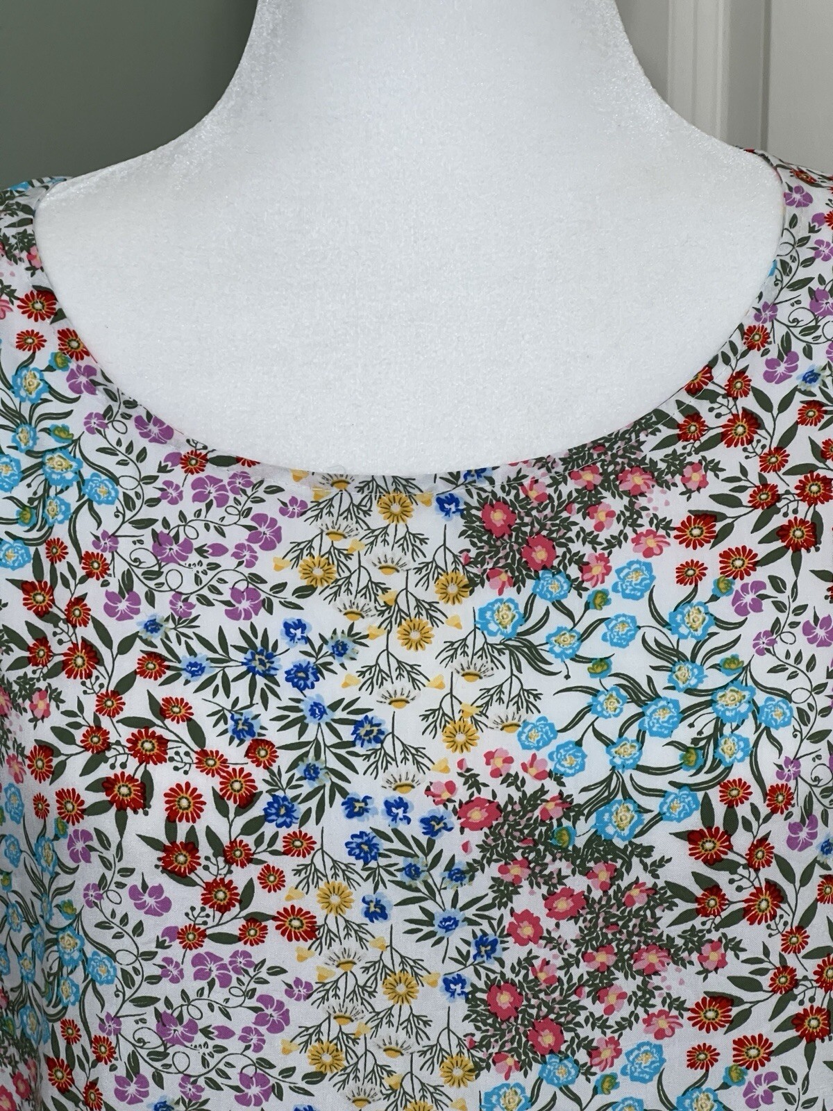 Jane and Delancey Ruffle Floral Bell Sleeve Top Blouse Large L-27”Pit2Pit 22.5”