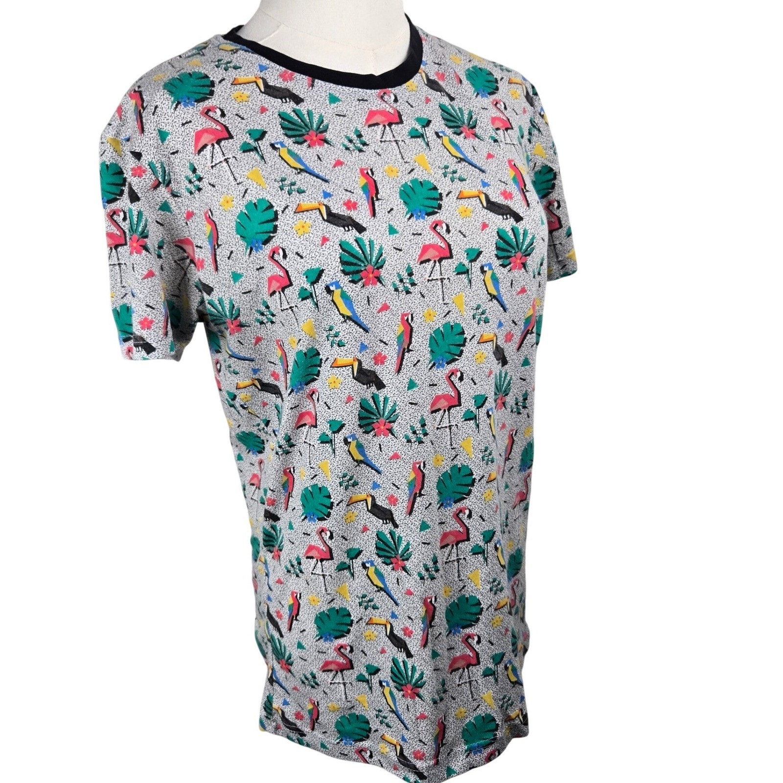 MTL Made To Live NYC Flamingo Parrot Graphic Tee Small 90s Saved By The Bell