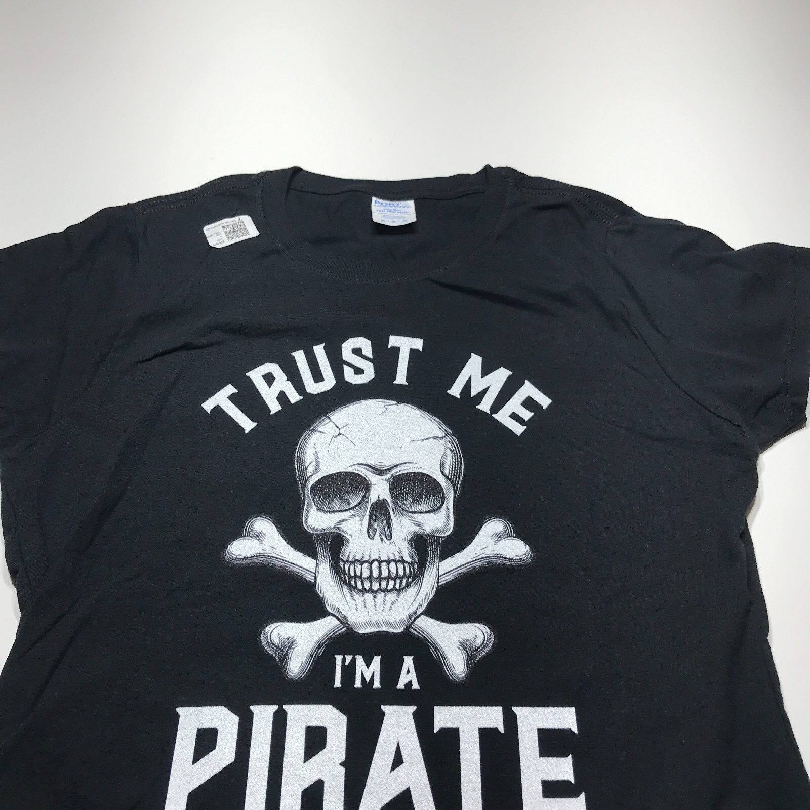 NEW Trust Me I’m A Pirate Black Graphic Short Sleeve T-Shirt Womens Size Medium