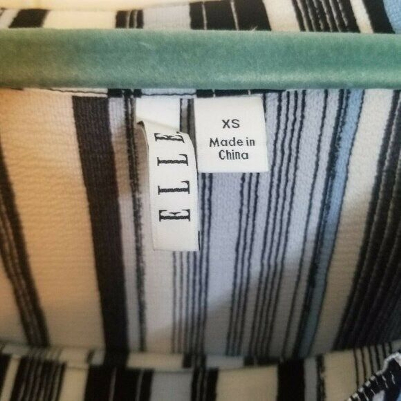ELLE Womens Sz XS Blue White Striped Off The Shoulder Scalloped Hem Blouse