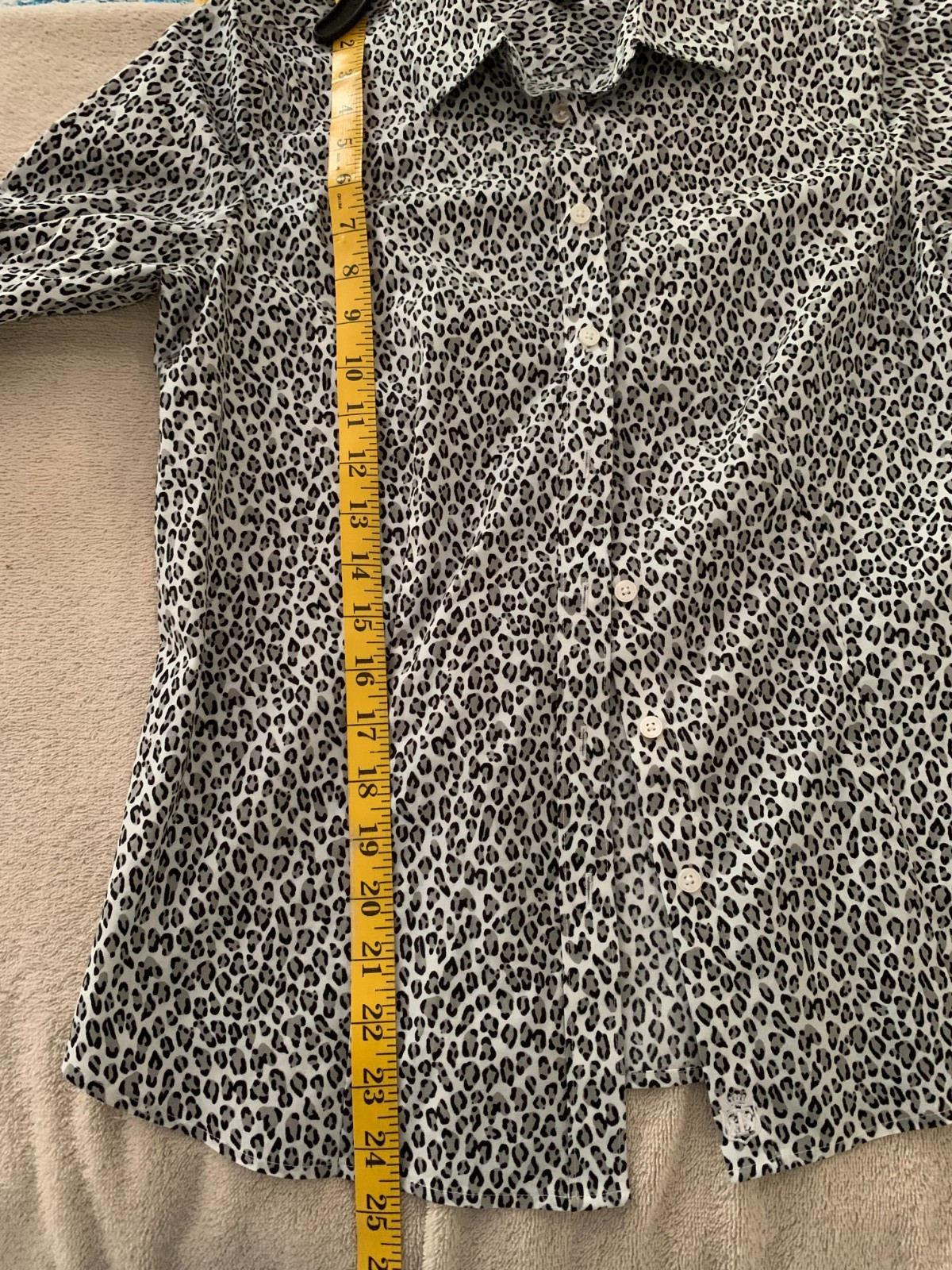 Talbots longsleeve leopard print blouse white black gray size 8P