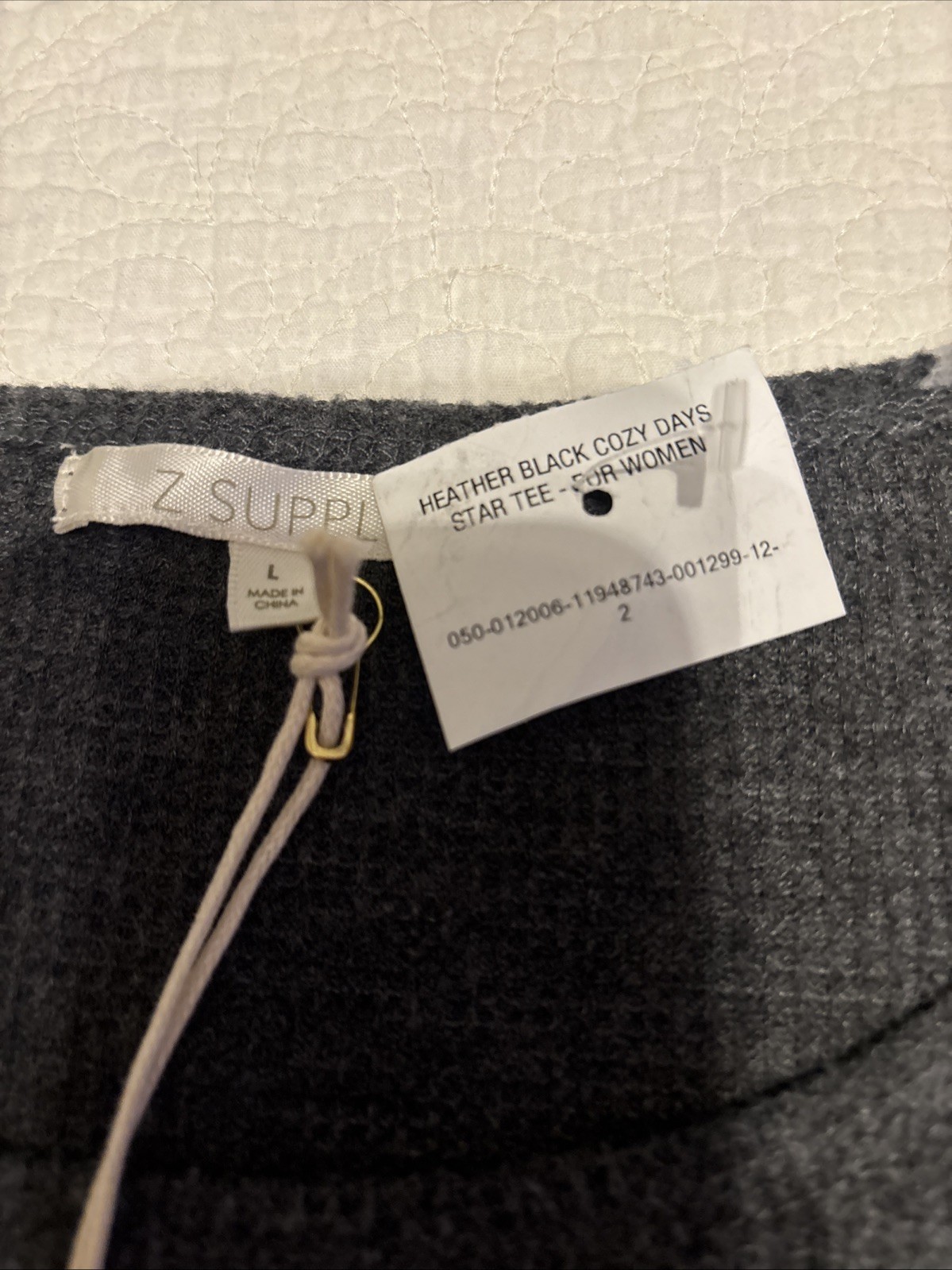 Z Supply Z Lounge Women’s Cropped Gray w/Stars Short Sleeve Shirt Size L NWT
