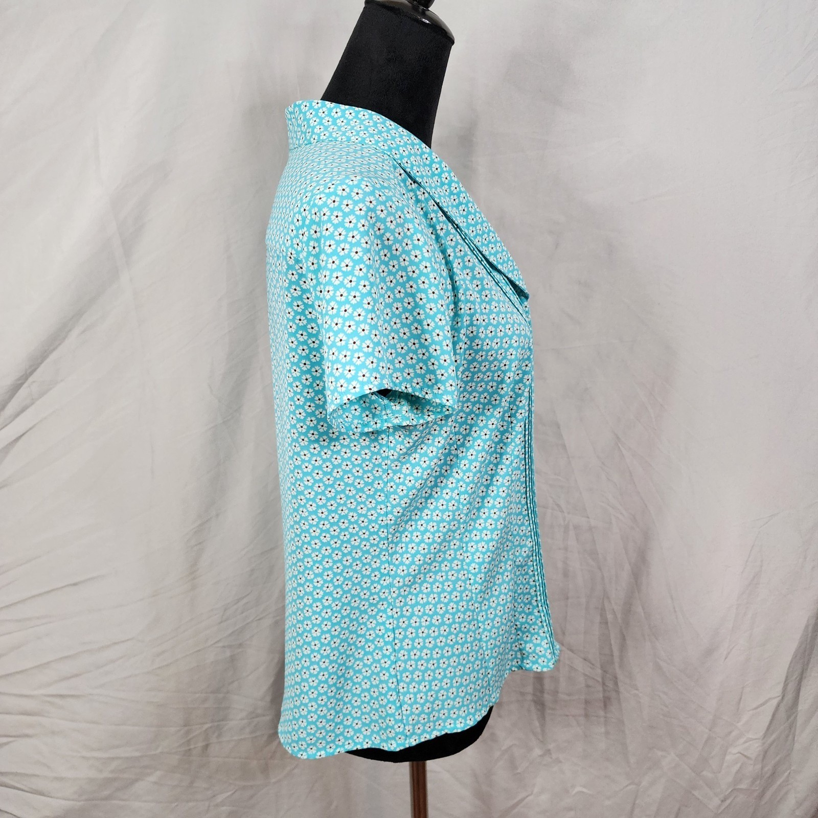 COVINGTON Size Small Turquoise Blue Ditsy Floral Pleated Shawl Collar Blouse EUC