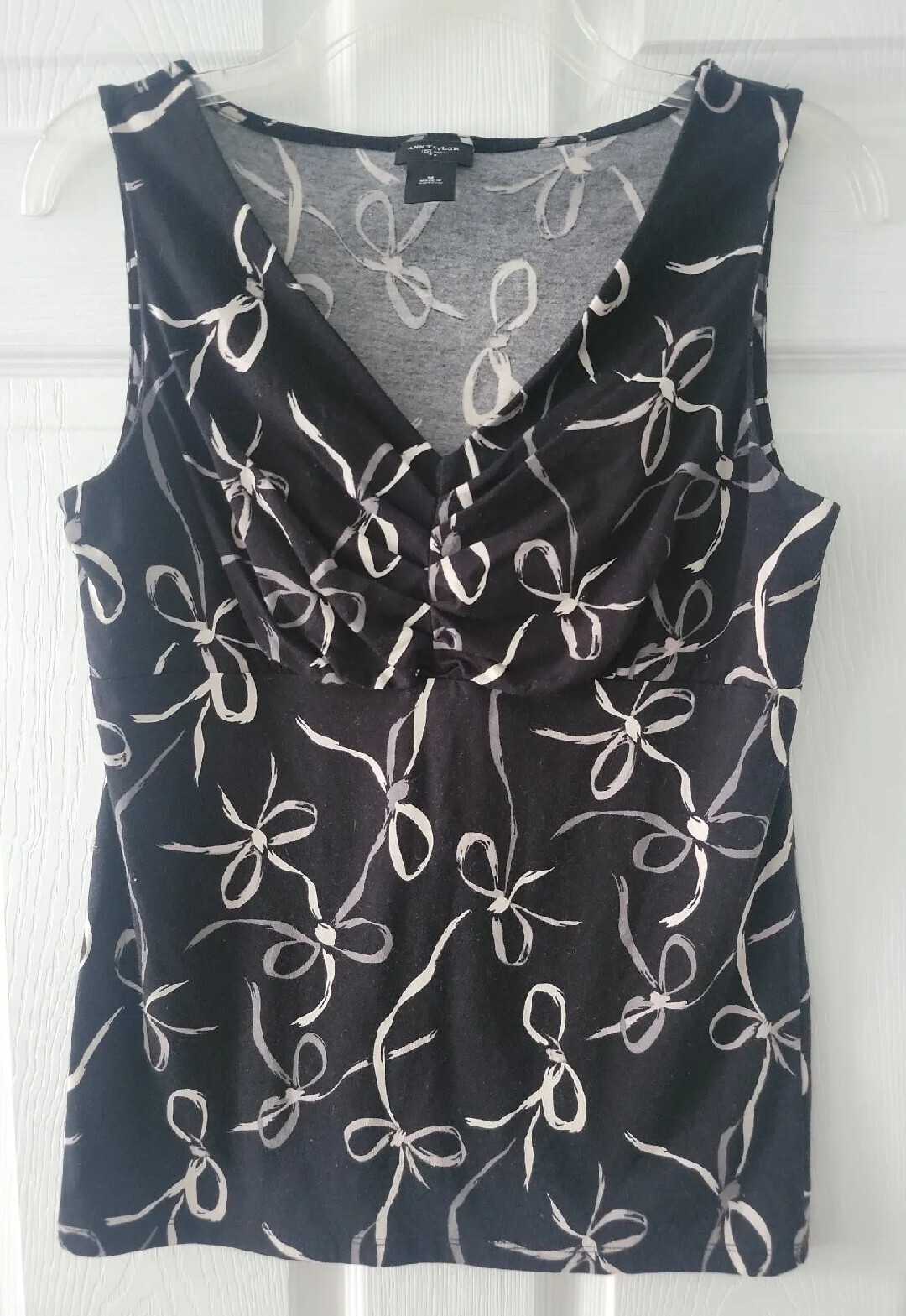 NWOT Sz M Ann Taylor Black w Bow Print Sleeveless Knit Top, Machine Wash