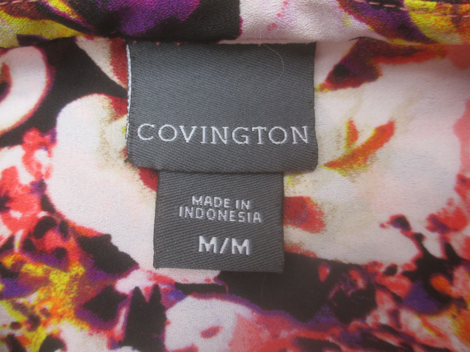 Covington Size M Womens Multicolor Floral Short Sleeve V Neck Buttons Blouse 551