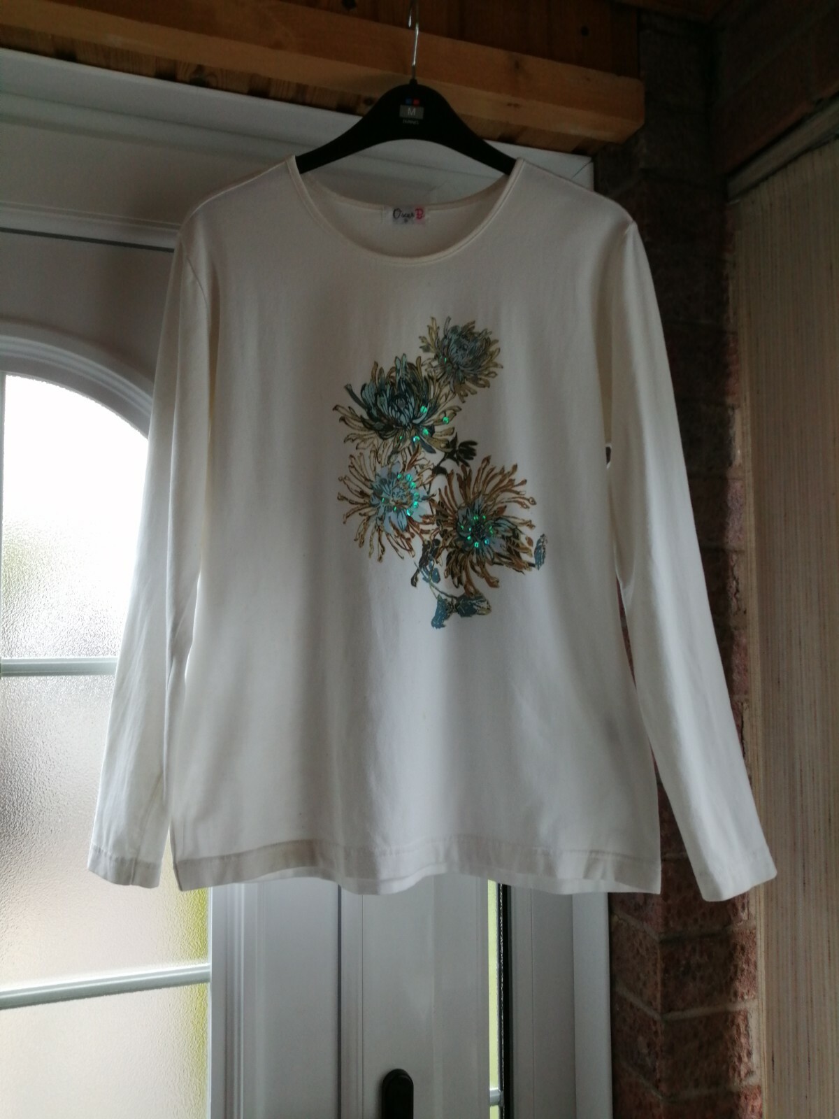 REDUCED sze S longsleeve 95cotton 5elastane t/shirt with beautiful sequin detail