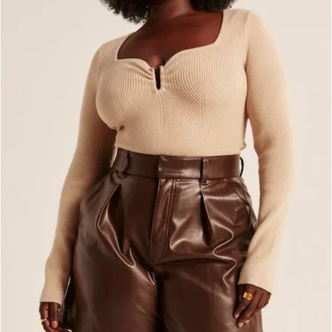 ABERCROMBIE & FITCH Long-Sleeve Hardware Ribbed Knit Sweater Bodysuit Tan {3O49}