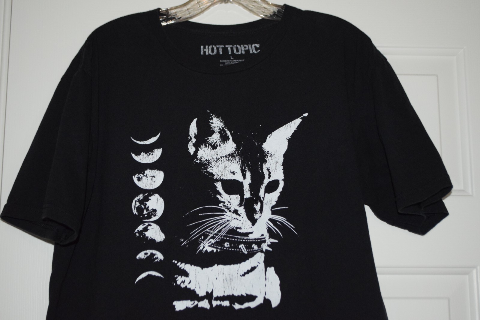 Hot Topic Size L Black Short Sleeve Shirt Cat Picture & Phases of Moon Pictures