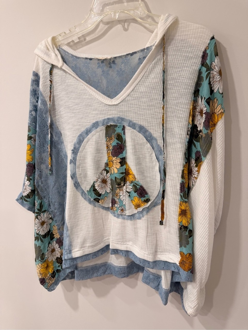 POL Fun & Peace Flowers Lace Appliqué Patchwork Hoodie Poncho Size Small