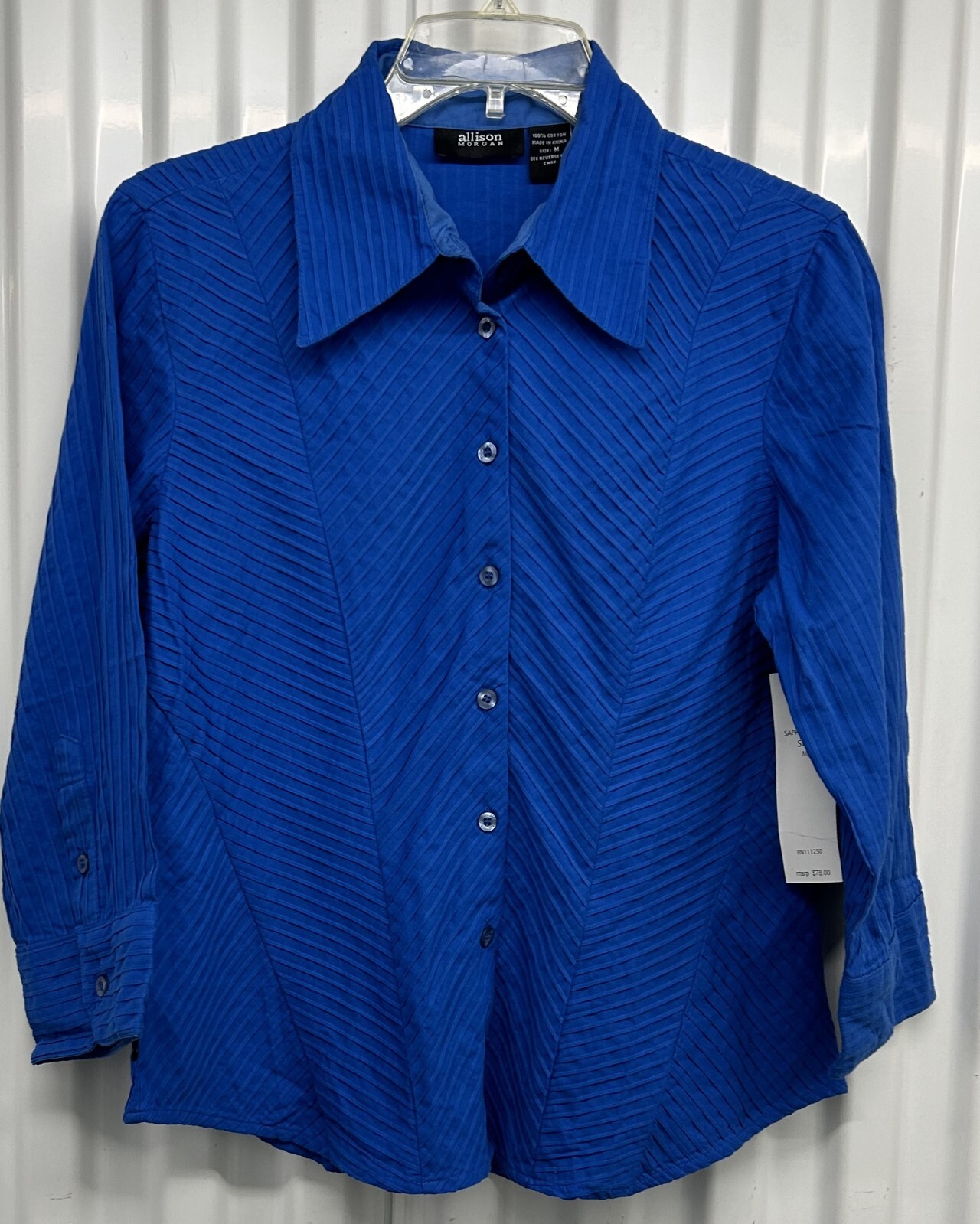 Allison Morgan women tapered Blouse shirt Size Medium Blue Button Down New