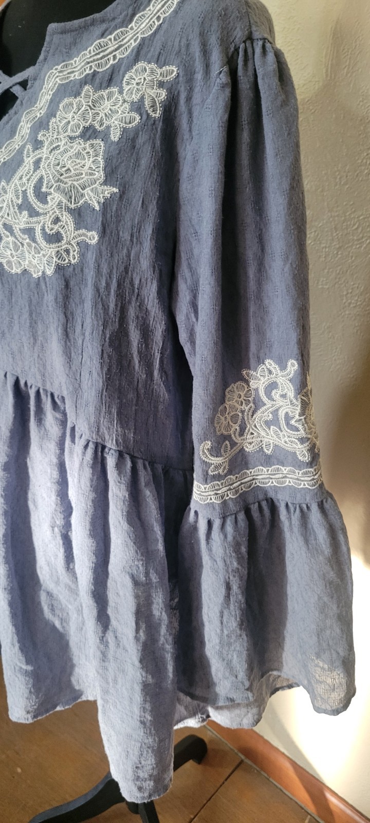 Indigo Soul Blue Embroidered V-Neck 3/4 Bell Sleeve Tunic Blouse L