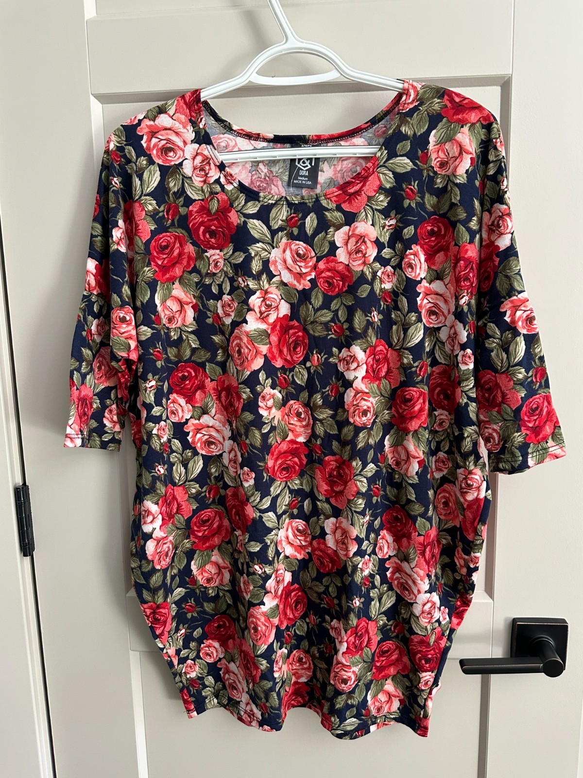 Agnes & Dora Dolman Tunic Navy Red Pink Floral Scoop Neck Medium M NWT Women